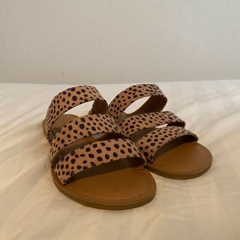 Leopard strapping slides